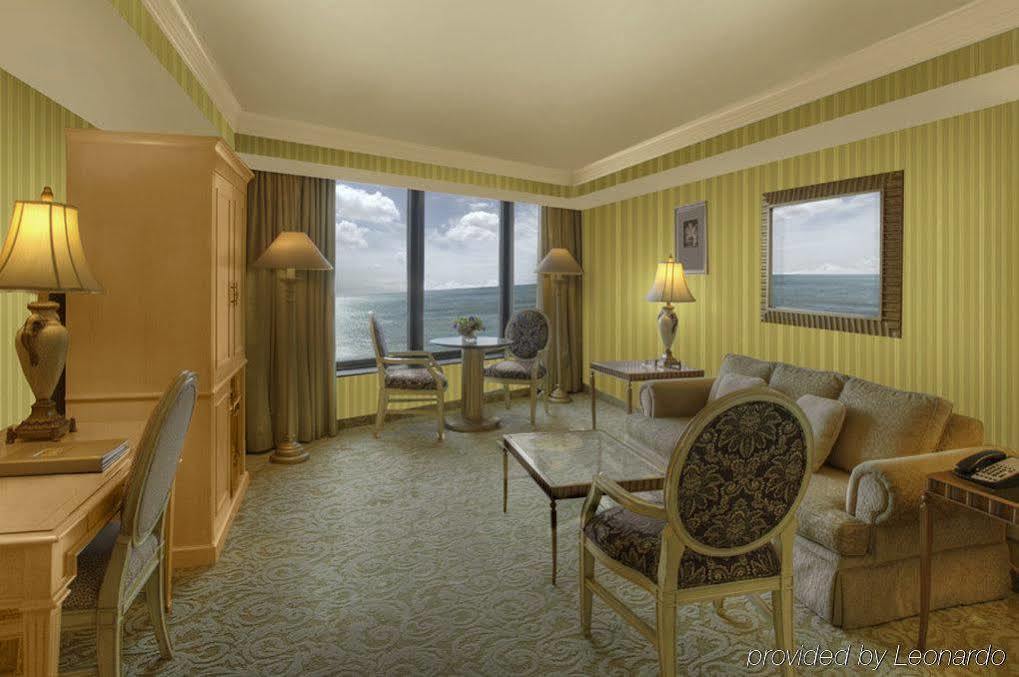 Trump Plaza & Casino Hotel 3*