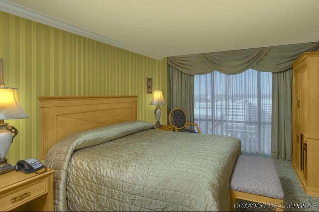 Trump Plaza & Casino
